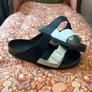 Birkenstock Arizona Split Birko-Flor black/white sandals.